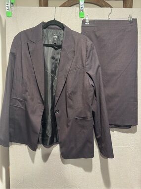 Ann Taylor Deep Purple Women's Two-Piece Blazer & Pencil Skirt Suit